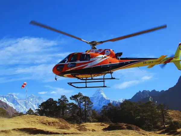 Heli Everest Flying From Ho